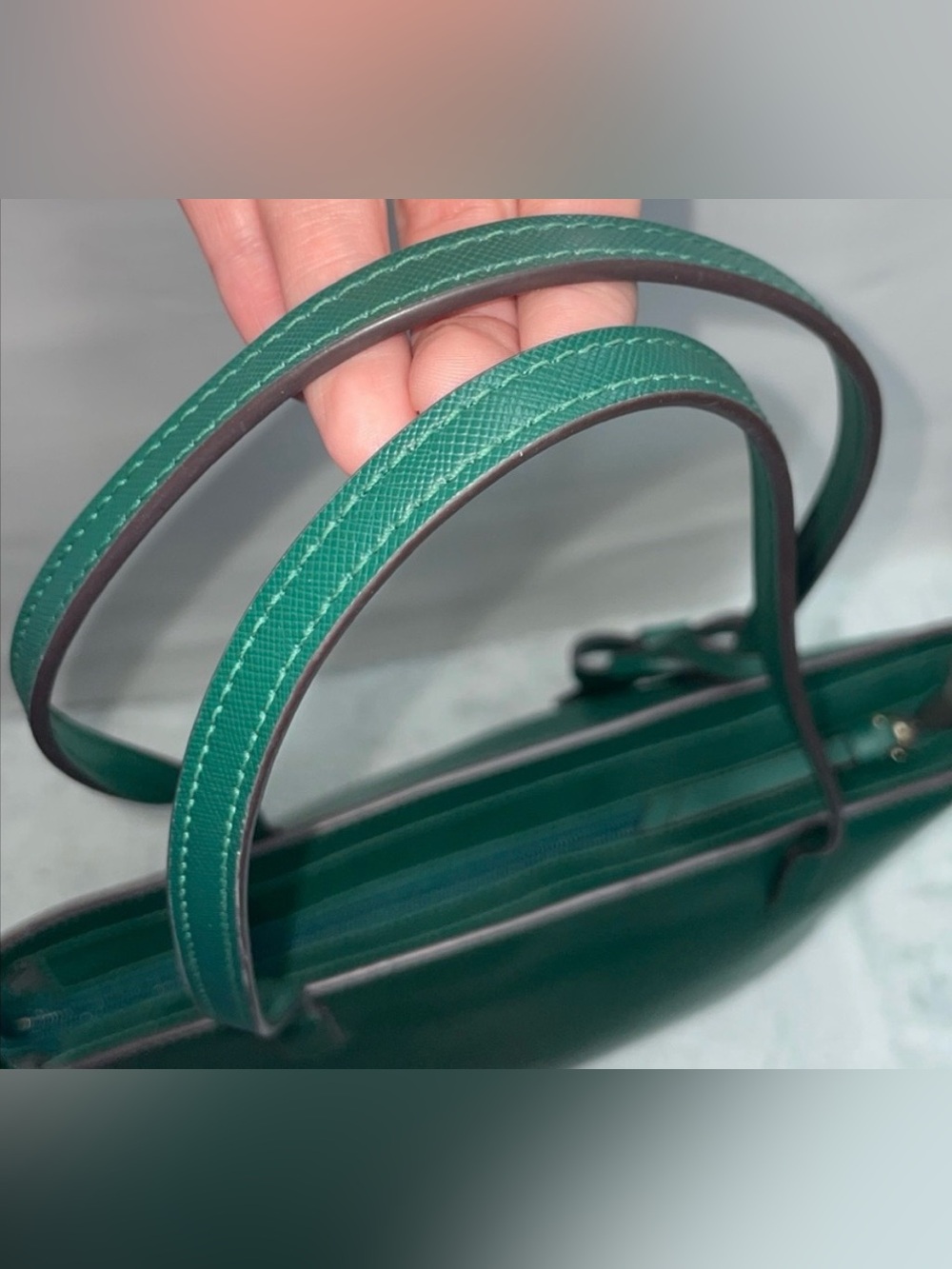 Kate Spade Brynn Emerald Green Saffiano Leather Tote Bow Charm Shoulder Bag EUC - Picture 3 of 11